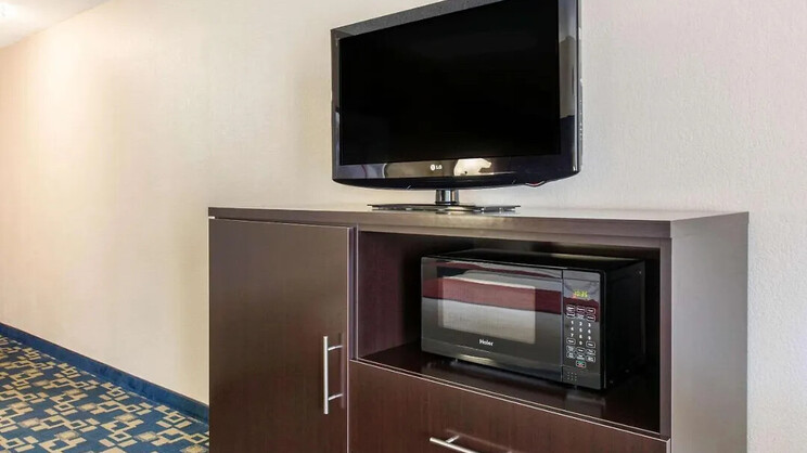 Comfort Inn & Suites Near Universal Orlando Resort-convention Ctr.